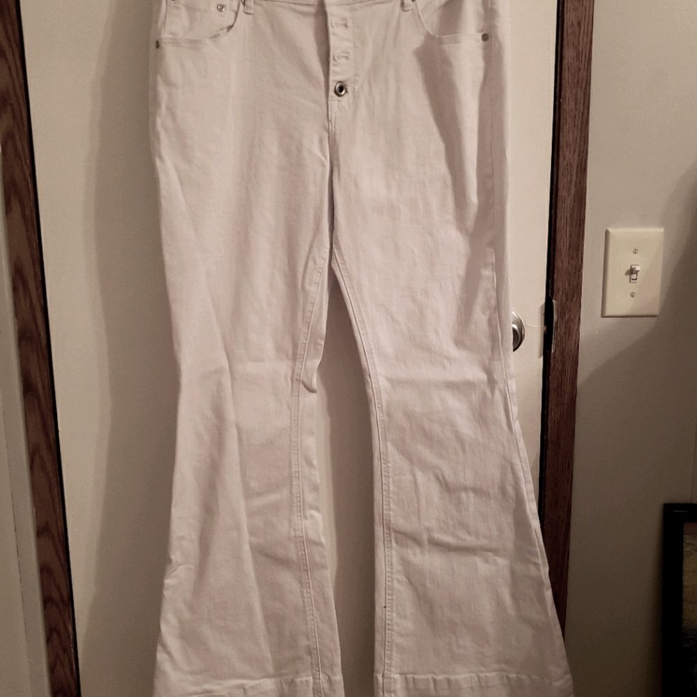 Grace in LA bell bottoms